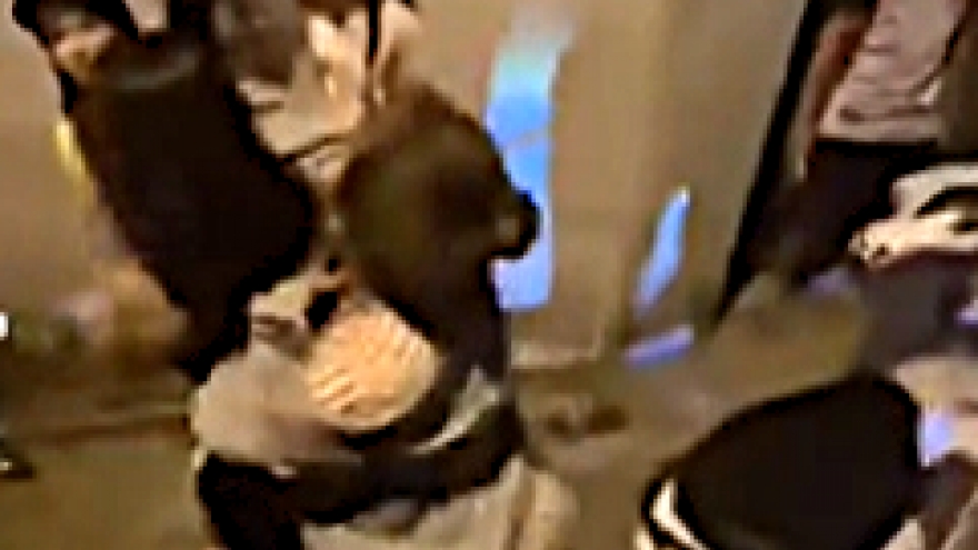 Công an vào cuộc vụ nhiều phụ nữ ẩu đả trong đêm tại Nghệ An