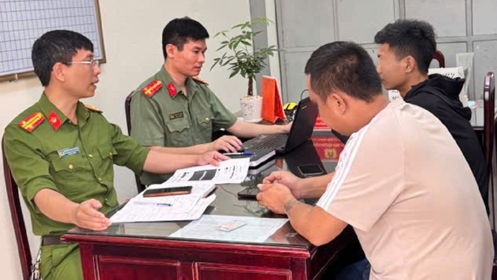 Xử phạt trường hợp đăng tin sai sự thật xúc phạm cán bộ Công an tại Ninh Bình