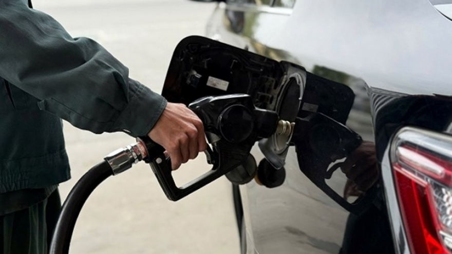 Việt Nam giữ vững phòng tuyến xăng dầu giữa cơn bão giá khu vực và thế giới