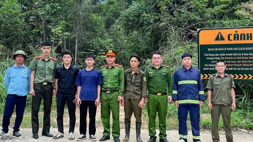 Giải cứu hai du khách lạc trong rừng sâu Tây Yên Tử ở Bắc Ninh