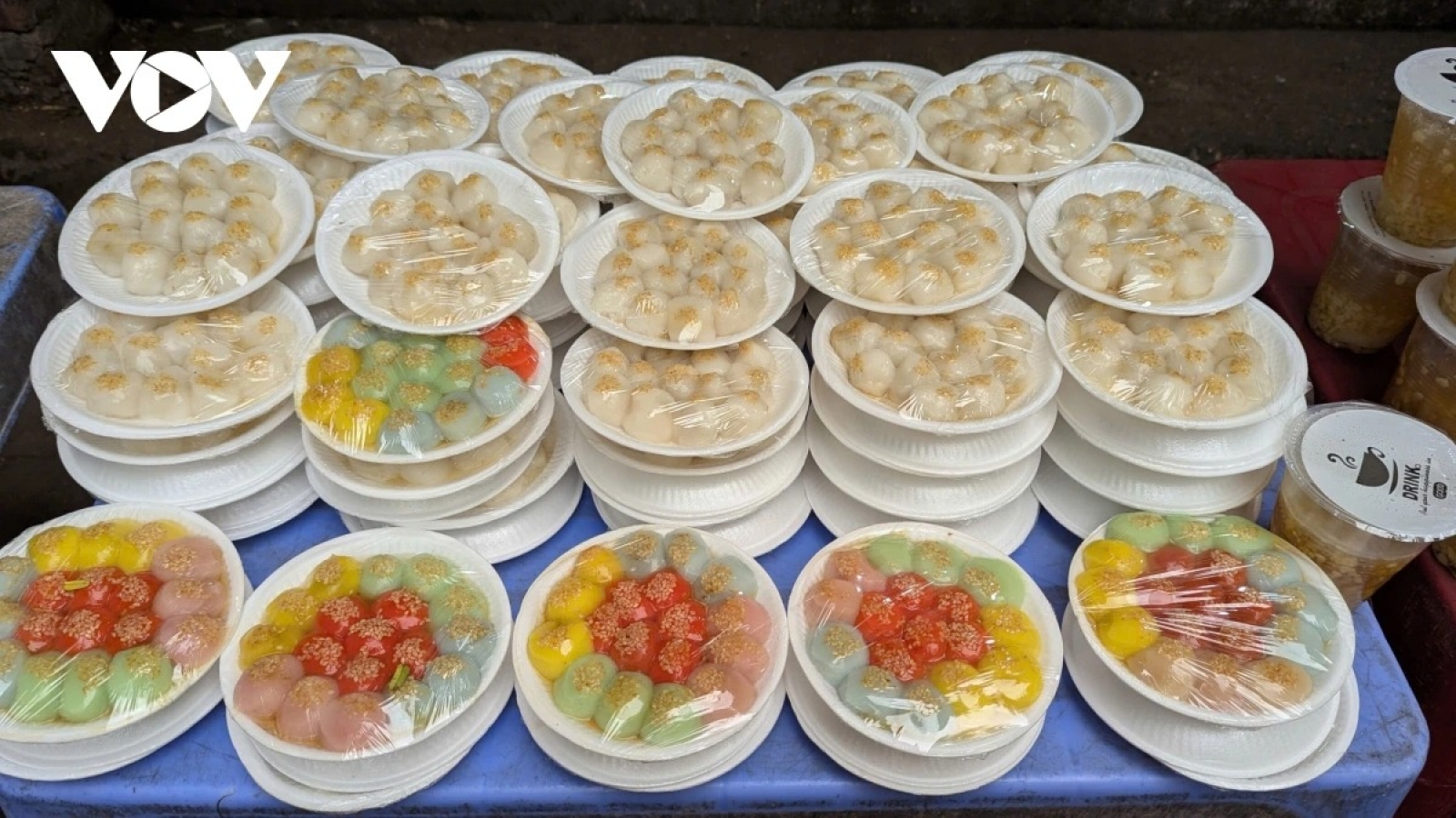 Cold Food Festival market in Hanoi sees variety, steady prices