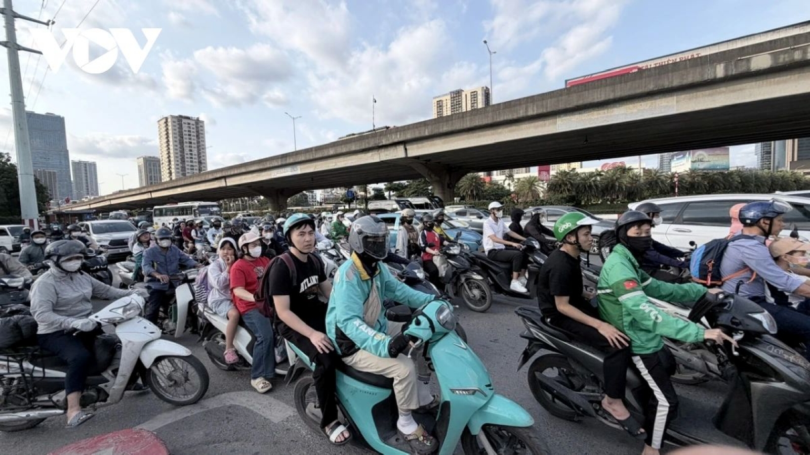 Mass exodus from Hanoi overwhelms highways ahead of national holiday
