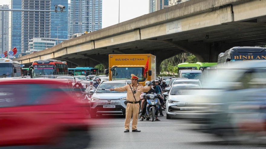 CSGT Hà Nội ứng trực 100% quân số, không để ùn tắc kéo dài tại các cửa ngõ