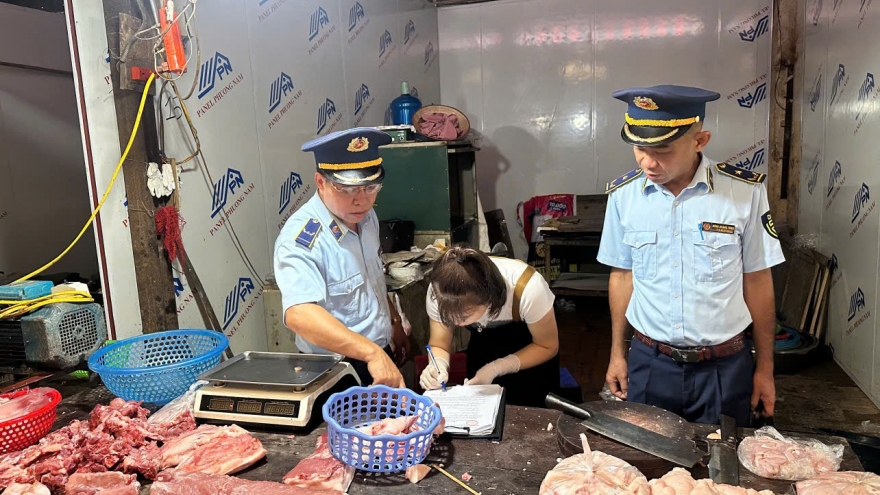 Bộ Y tế kiểm tra đột xuất bếp ăn tập thể tại Hà Nội và Ninh Bình