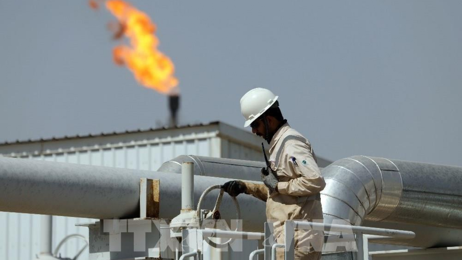 Giá xăng dầu hôm nay 22/4: Giá dầu giảm theo triển vọng đàm phán Mỹ-Iran