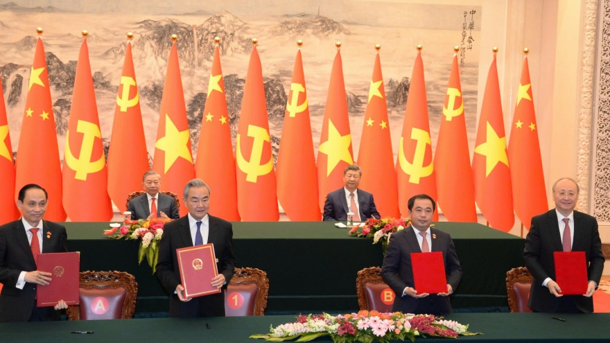 Lễ ký kết một số văn kiện hợp tác tiêu biểu giữa Việt Nam - Trung Quốc