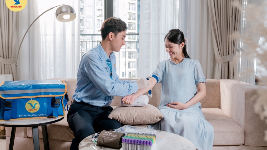 Khám phá hành trình mẫu xét nghiệm từ nhà người dân