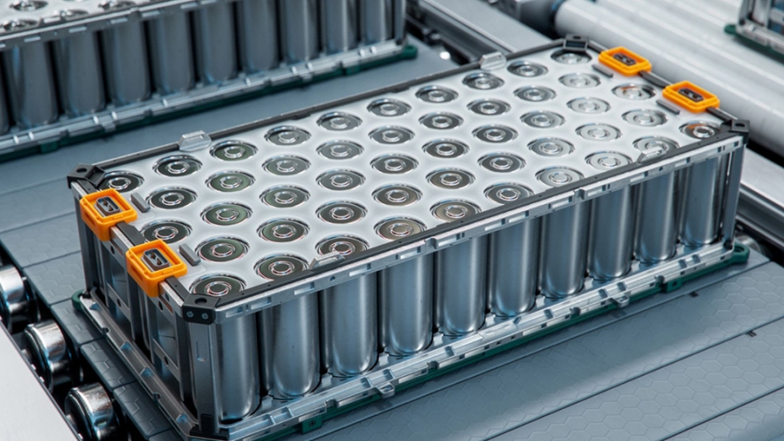 Trung Quốc đột phá công nghệ pin sắt rẻ hơn lithium 80 lần, bền tới 16 năm