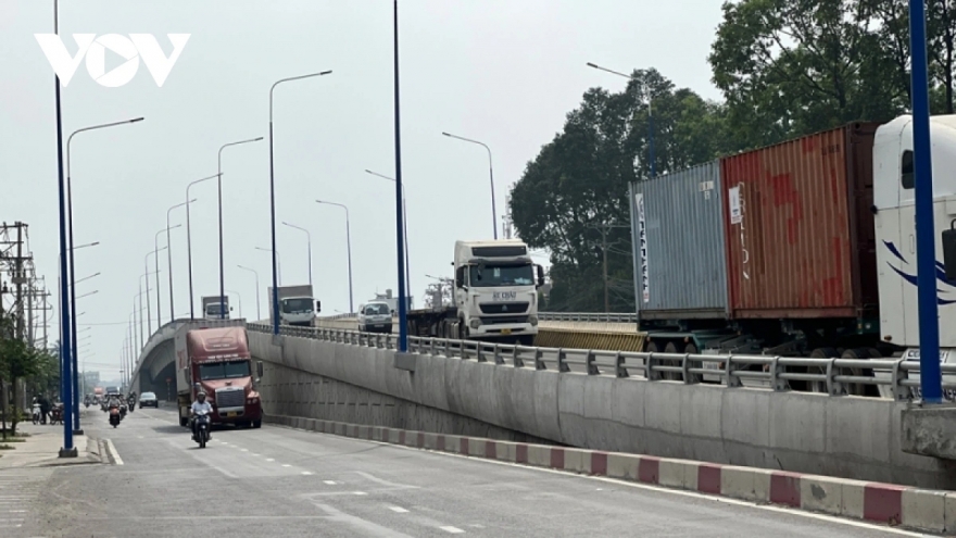 Vì sao cầu vượt 550 cấm hoàn toàn xe máy lưu thông thay vì cấm theo giờ như trước?