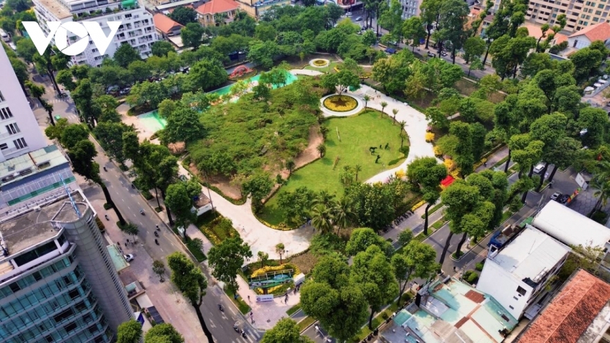 TP.HCM tiếp tục giữ 11 công viên tạm trên đất “vàng” chưa triển khai