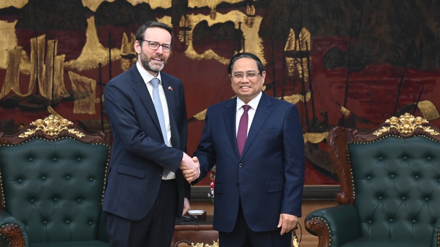 Thủ tướng Chính phủ Phạm Minh Chính tiếp Đại sứ Anh Iain Frew