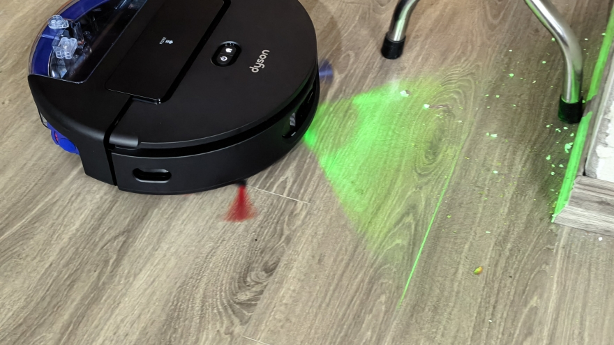 Robot hút bụi dùng AI "tìm và diệt" vết bẩn