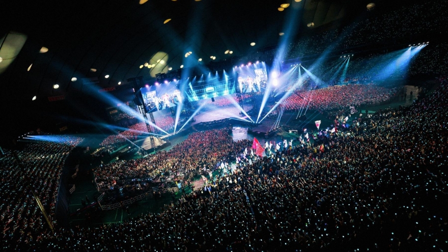 BTS trở lại Tokyo sau 7 năm, thu hút 110.000 khán giả trong 2 đêm diễn