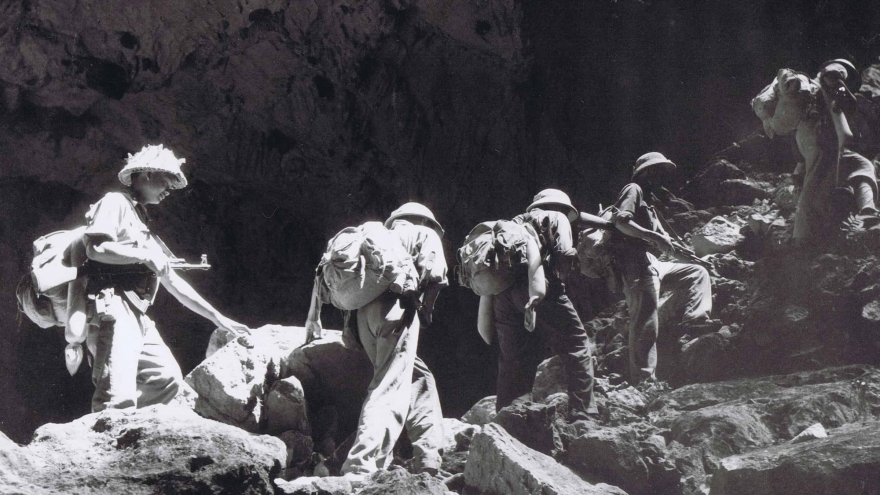 “Đường tôi đi dài theo đất nước” của những chiến sĩ giao liên