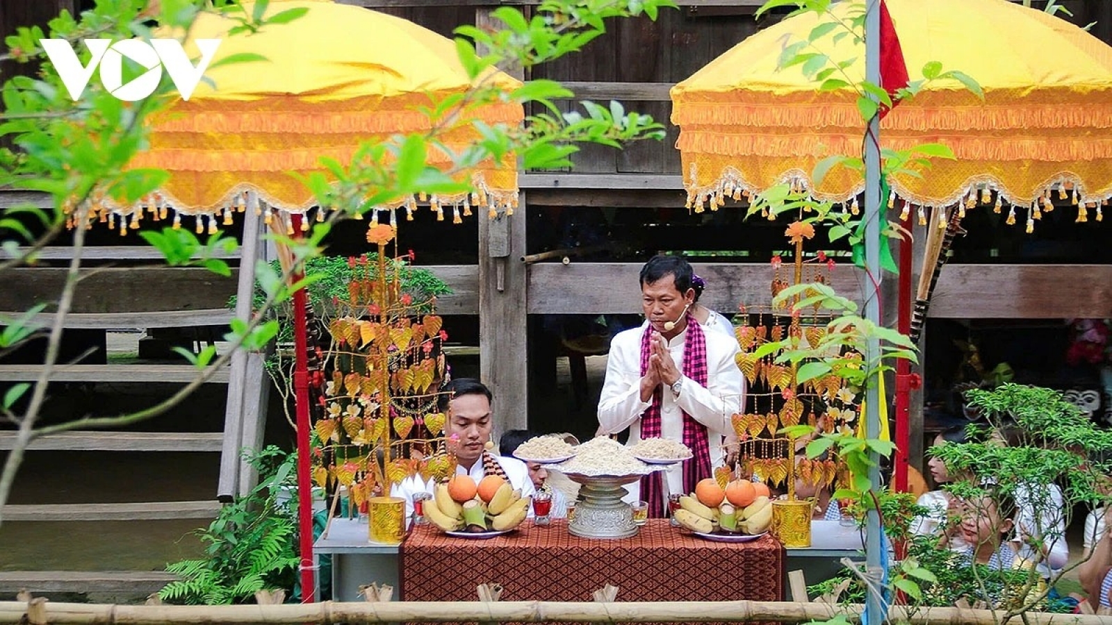Hội nghị “Bảo tồn, phát huy giá trị văn hóa truyền thống dân tộc Khmer”