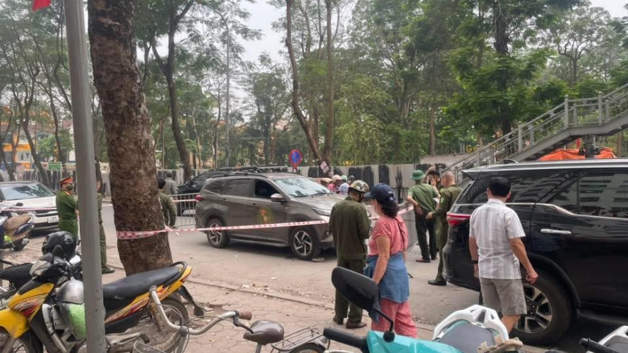 Điều tra vụ hành khách dùng dao tấn công tài xế ô tô ở Linh Đàm, Hà Nội