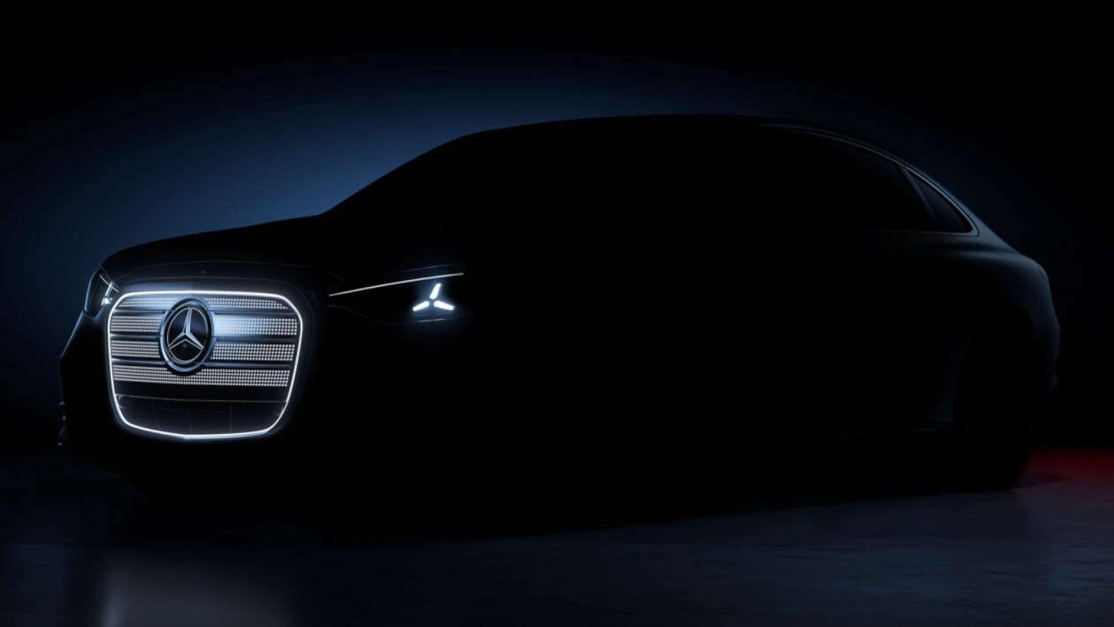 Mercedes-Benz C-Class EV 2026 lộ nội thất với màn hình Hyperscreen 39 inch