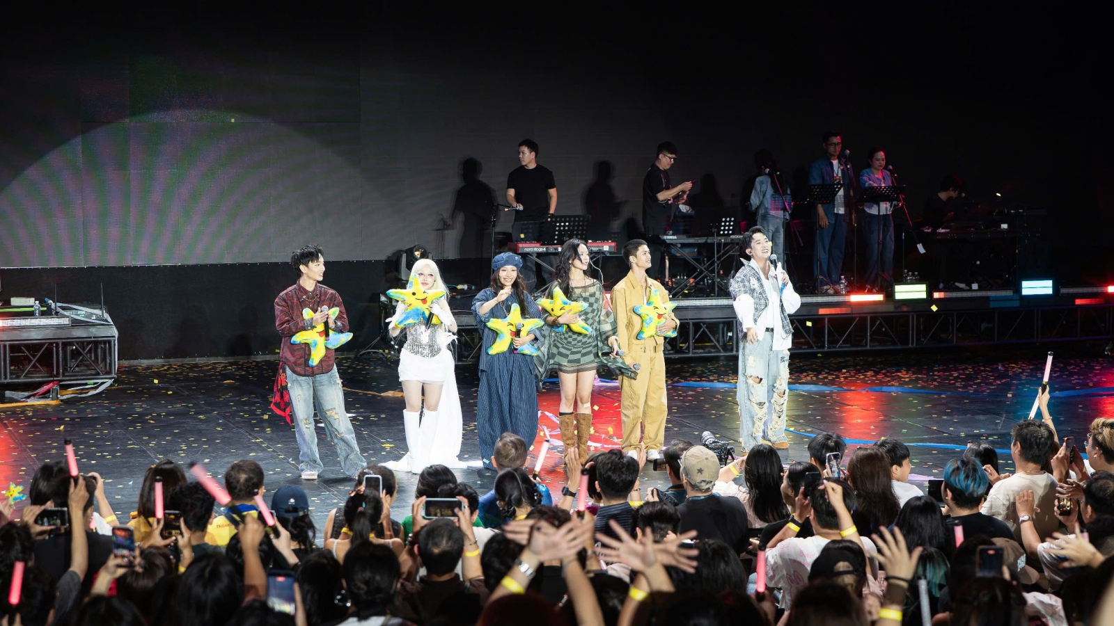 Màn kết hợp bất ngờ của Hoàng Dũng, Nguyễn Hùng, Mỹ Anh trong Sao Concert