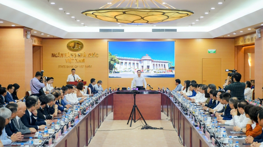 Các ngân hàng cam kết đồng thuận giảm lãi suất tiền gửi và lãi suất cho vay