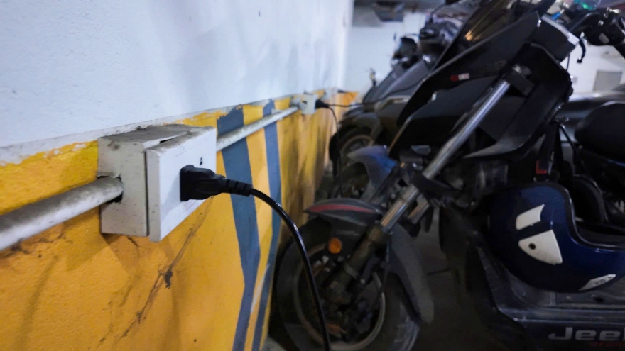 Cần sớm có "thước đo kỹ thuật" cho trạm sạc xe điện