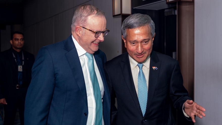 Thủ tướng Australia thăm Singapore nhằm tháo gỡ khủng hoảng nhiên liệu