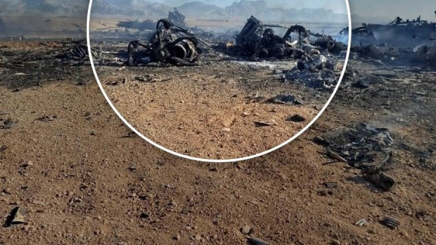 Truyền thông Iran công bố hình ảnh mảnh vỡ máy bay sau chiến dịch cứu hộ của Mỹ
