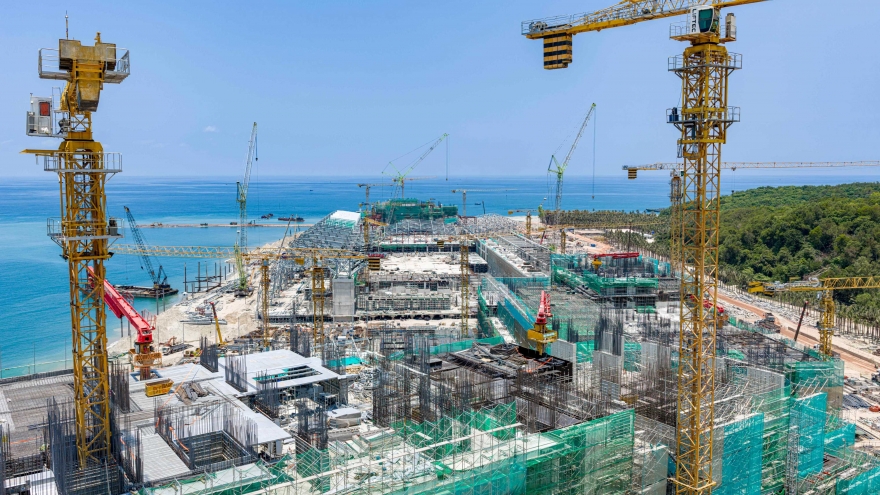 Thi công xuyên ngày đêm, siêu công trình APEC tiến sát mốc hoàn thiện