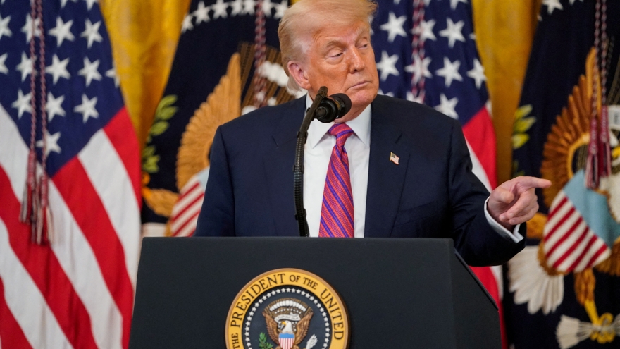 Ông Trump cảnh báo Trung Quốc về khả năng cung cấp vũ khí cho Iran