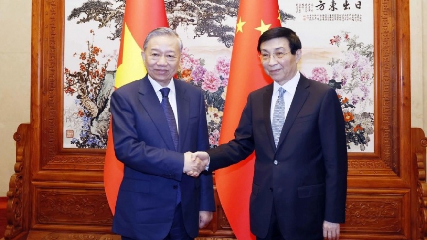 Party General Secretary and President meets CPPCC Chairman Wang Huning in Beijing
