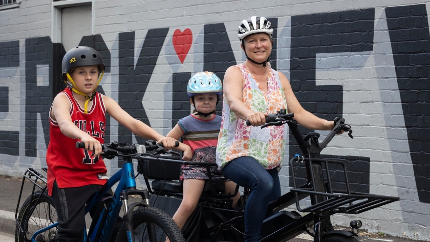 Khủng hoảng nhiên liệu, người dân Australia đổ xô đi mua xe điện