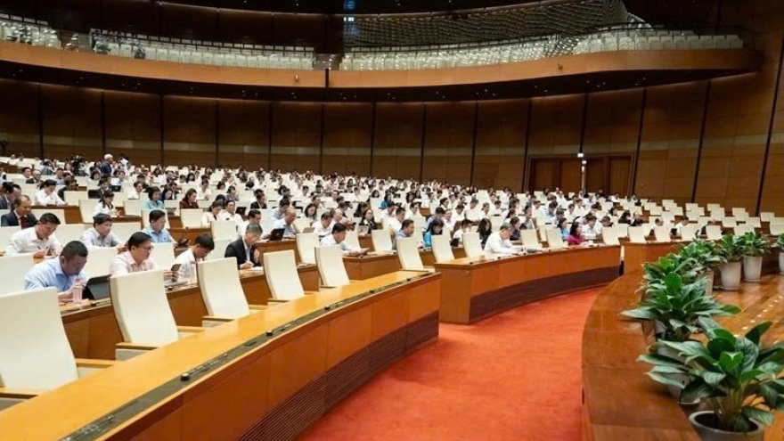 Lawmakers approve expanded power for Hanoi under revised Capital Law