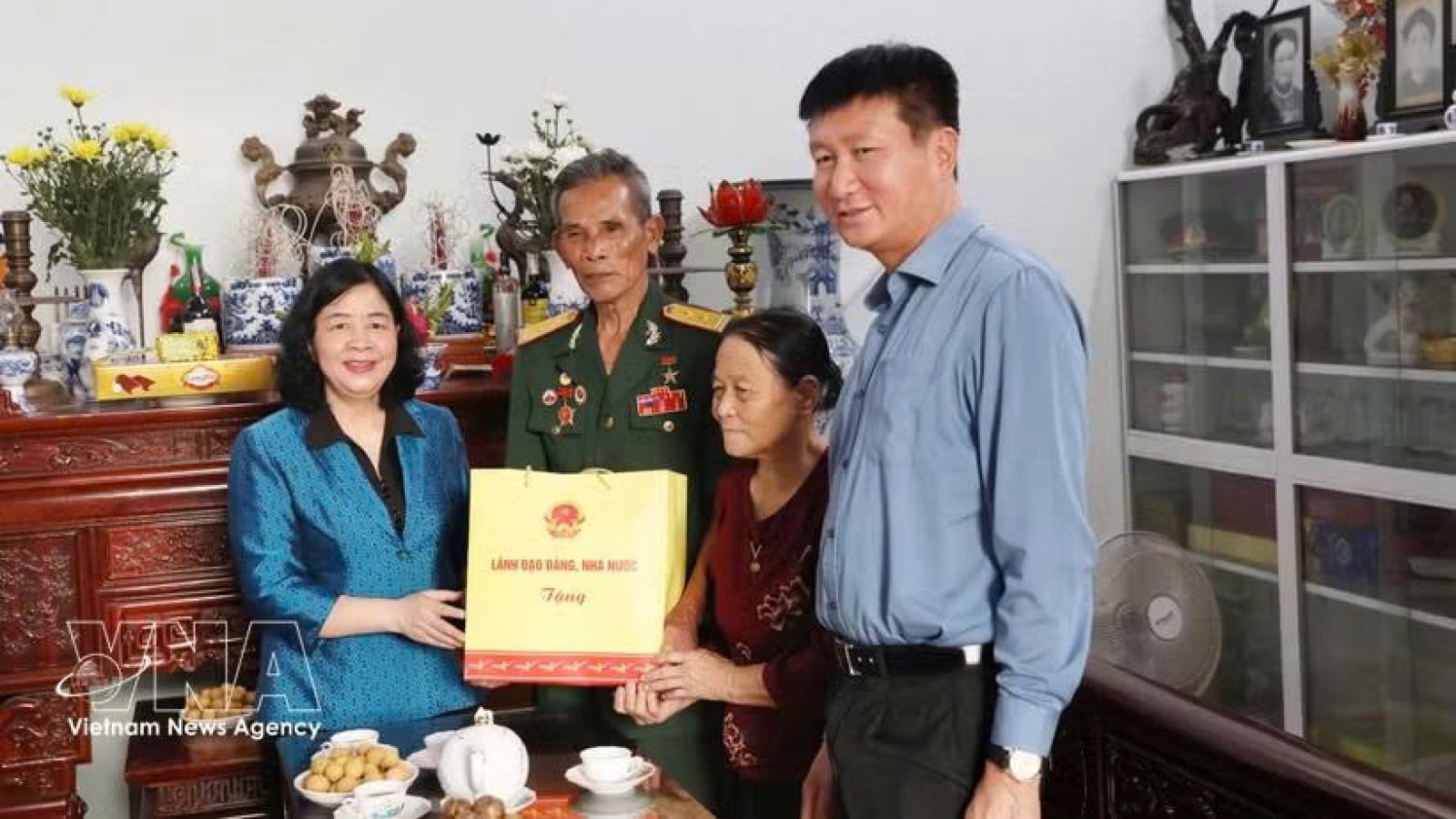 Policy beneficiaries receive gifts ahead of national holidays