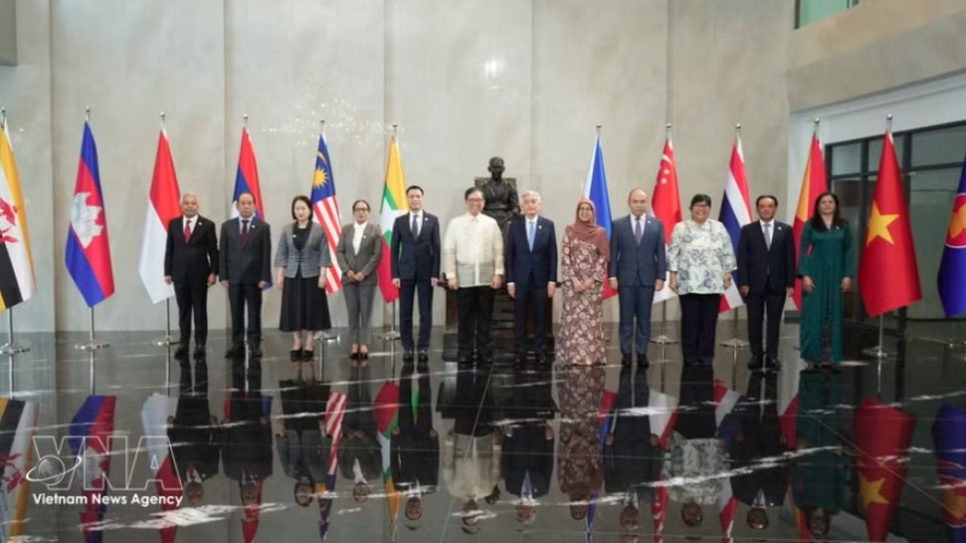 ASEAN senior officials meet ahead of 48th summit