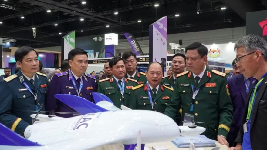 Vietnam attends defence services, security exhibitions in Malaysia