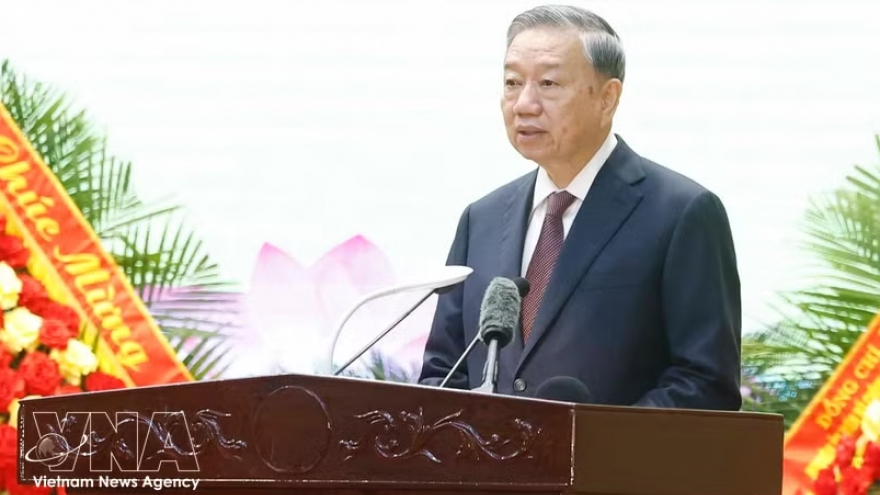 Top leader sends congratulations on police advisory force’s 80th anniversary