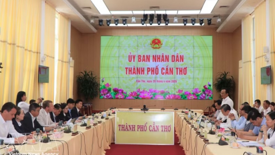 De Heus–Hung Nhon alliance eyes high-tech agricultural chain in Can Tho