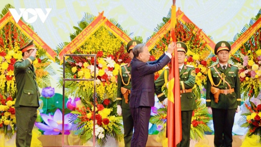 Top leader calls for firmly strengthening public trust as pillar of national defence