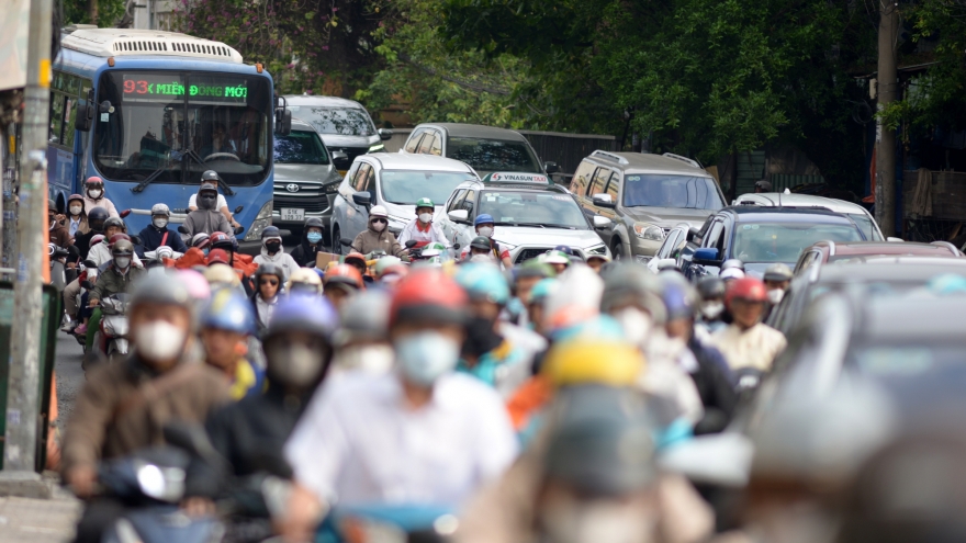 TP.HCM tính phương án miễn 100% vé xe buýt nhưng bắt buộc quét thẻ, QR