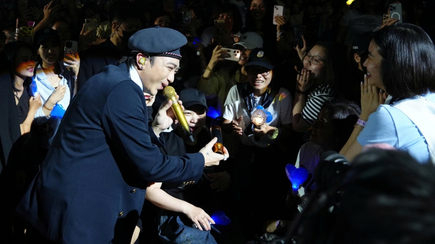 Soobin vào vai Captain "đốn tim" fan, tạ lỗi fan nhí bằng món quà đặc biệt