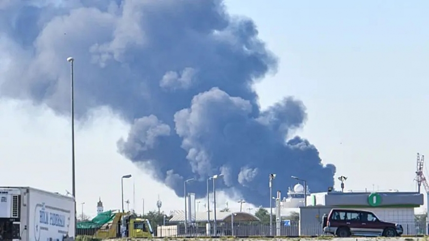 Thông tấn Kuwait: UAV Iran tấn công trụ sở các bộ, tập đoàn và nhà máy điện