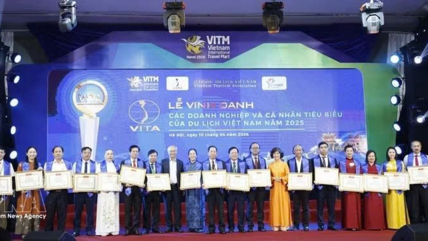 Outstanding individuals, firms honoured at Vietnam International Travel Mart 2026