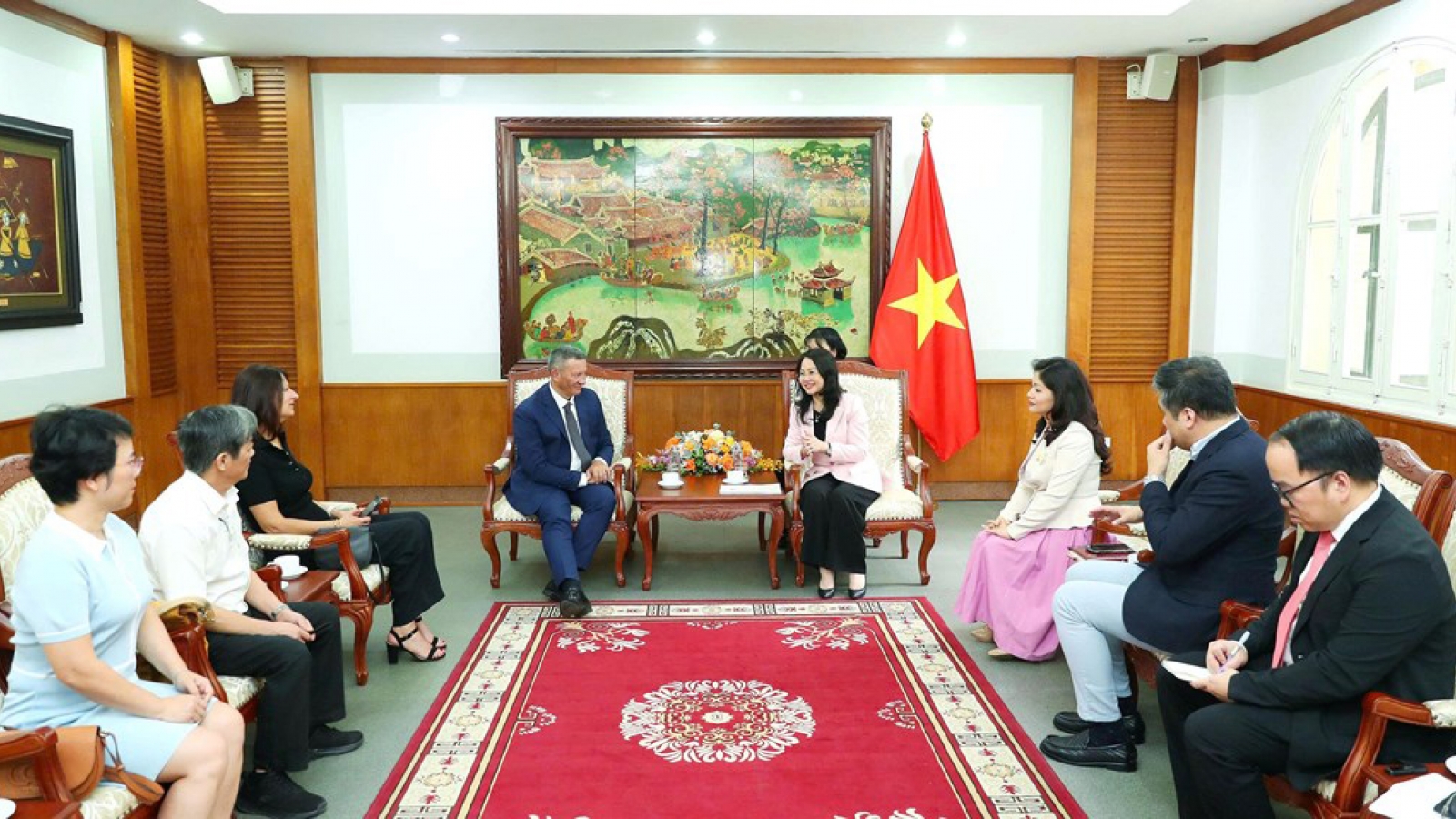 Vietnam seeks to expand cultural cooperation with Royal Opera of Versailles