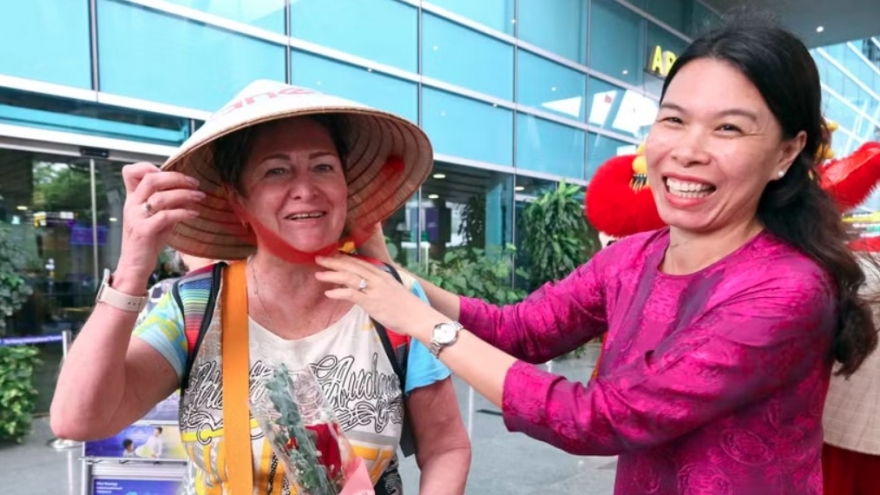 Da Nang welcomes first flight from Vladivostok