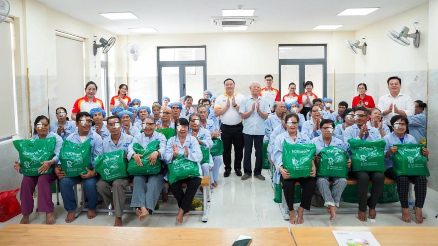 HDBank: 20 năm bền bỉ mang ánh sáng đến bệnh nhân có hoàn cảnh khó khăn
