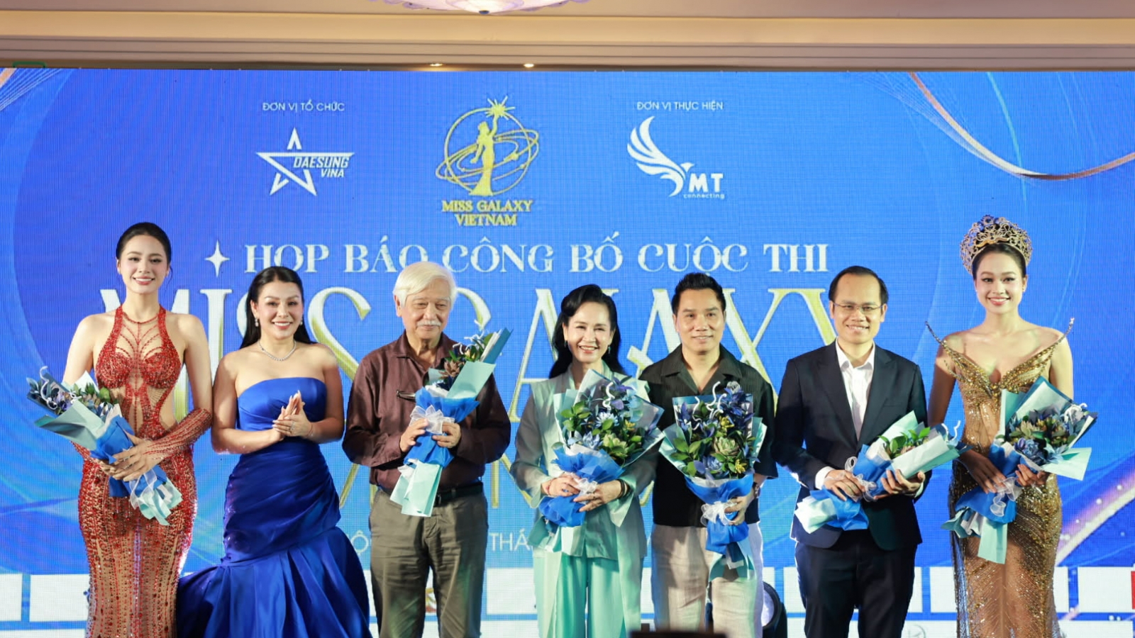 NSND Lan Hương chấm thi Hoa hậu có phần thi AI, ứng xử về công nghệ
