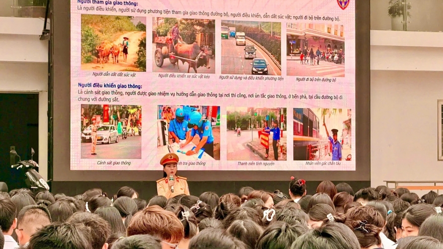 Hà Nội: Nhiều tiết học đầu tuần được lựa chọn là “tiết học an toàn giao thông”