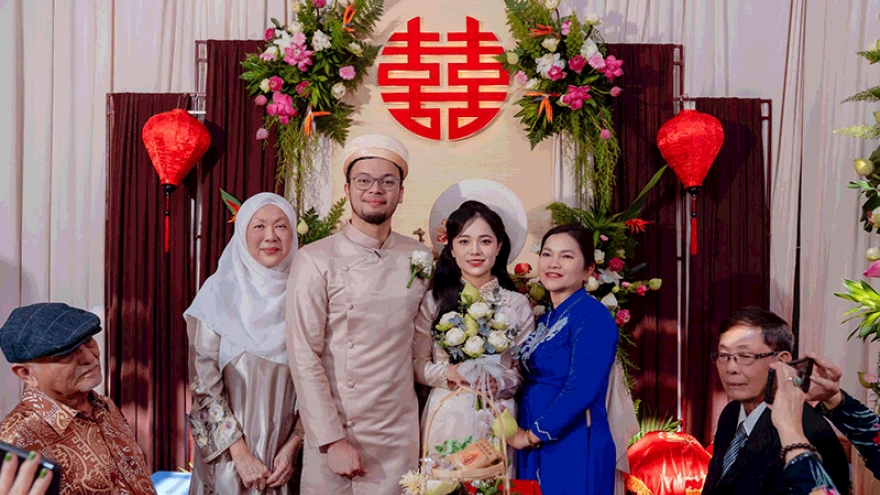 Cô gái Tây Ninh lấy chồng theo đạo Hồi, mâm cỗ cưới khiến họ hàng ngỡ ngàng