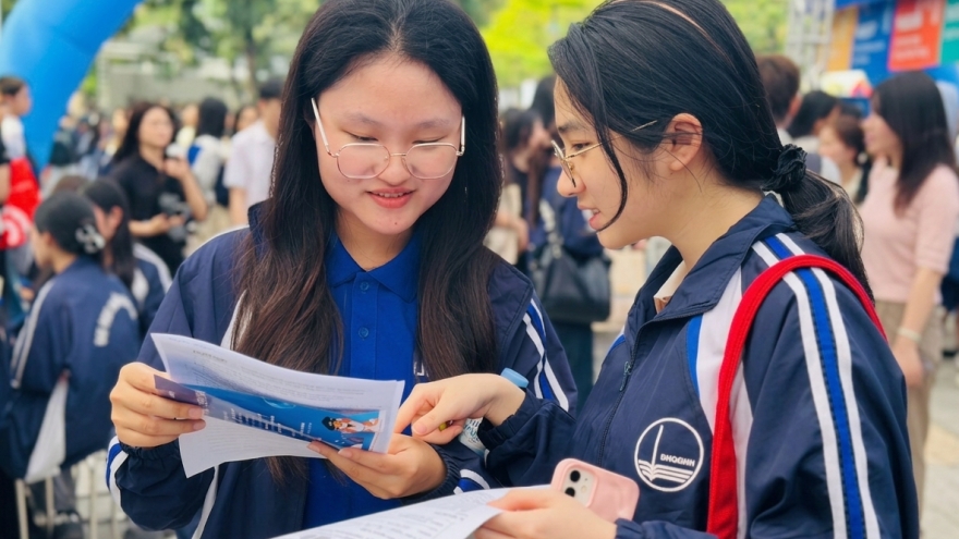 Thu hẹp khoảng cách đào tạo - việc làm: Cần bắt đầu từ đâu?