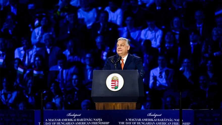 Phe đối lập Hungary thắng lớn, chấm dứt 16 năm cầm quyền của Thủ tướng Orban