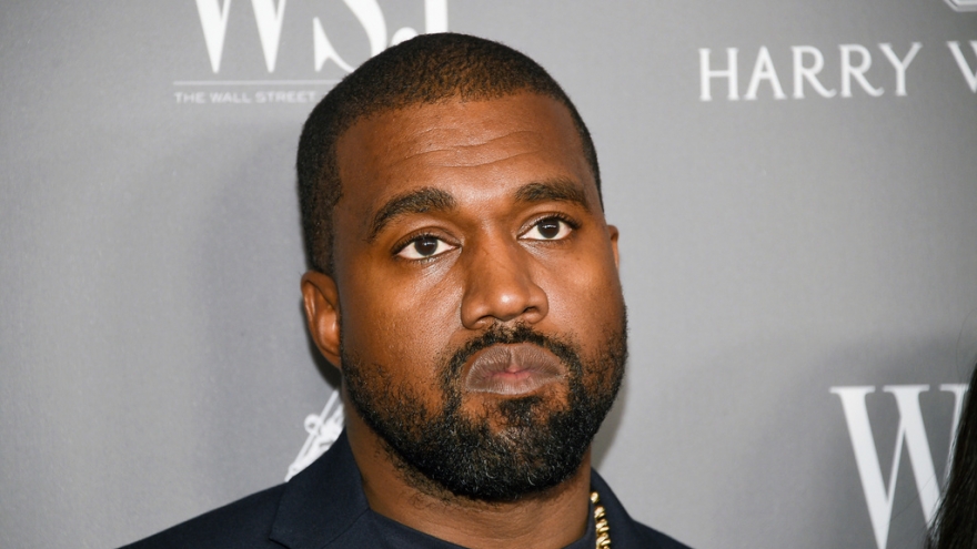 Kanye West bị hủy show diễn ở Ba Lan giữa làn sóng chỉ trích